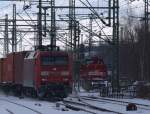014. 152 114-5 kurz vor der Einfahrt in den Harburger Bahnhof(hinter der EVB 271 030-9 versteckt sich eine MRCE 189). HH 6.3.10