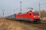 Heute mal eine 152 am Lkw-Walter.152 164 bespannte den TEC 42153 nach Verona am 26.03.2010 ab Rostock-Seehafen.