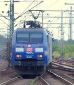 Der Albatros 152 138-4 kam mit vielen Containern zurck nach Harburg. 15.7.10