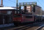 044. 155 036-7 vor der  Bahnhofskulisse  in HH-Harburg. 4.12.10