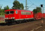 155 111-8 frisch revisioniert rauschte am 3.6.11 mit einem sehr langen Mischer nach Neumnster durch HH-Harburg.