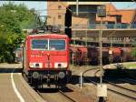 155 010-2 kam ebenfalls mit einem langen Kalizug zurck durch HH-Harburg gefahren. 03.06.11