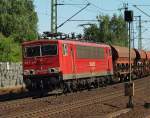 155 033-4 hat ein Herz fr Kinder....rauschte mit einem Gterzug durch Harburg. 03.06.11