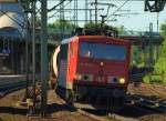 155 192-8 fuhr mit einem langen Mischer durch Harburg am 3.6.11