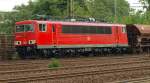 155 218-1(LDX 22.3.11)rauschte mit einem Facs Ganzzug durch Harburg. 8.7.11