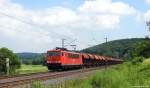 155 087-0 fuhr am sonnigen 2.7.13 mit einem Güterzug bei Einbeck Salzderhelden durch die sommerliche Landschaft.
