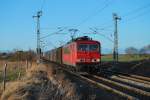Mit der FR 52600(Rostock Seehafen-Maschen) rollt die 155 083 am 21.03.2010 durch Sildemow.