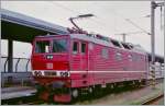 Die DB 180 007-7 brachte den Nachtzug  Csaras  nach Praha Holesovice und wartet nun auf neue Aufgaben.
12.05.1995 