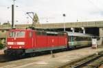 Am 19 Mai 2004 steht 181 210 -kurz davor Verkehrsrot geworden- in Metz-Ville mit SNCF CoRail-Wagen.