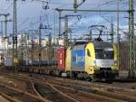 182 508 von boxxpress mit Containerzug am 19.02.12 in Fulda