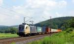 ES 64 U2-024/182 524-9 war am 2.7.13 mit einem bunten Seekistenzug bei Einbeck Salzderhelden auf dem Weg gen Süden.