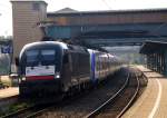 MRCE/HKX 6 182 534 mit HKX 1802 beim Halt in HH-Harburg. 06.09.2014