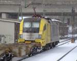034. Nachdem die Frontalaufnahme nix wurde, hier der Nachschuss auf den IBS Taurus U2-096 oder 182 596-7 der mit einem leeren Containerzug durch Harburg juckelt. HH 6.3.10