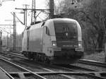 br-6182-es-64-u2-/66362/als-lz-fuhr-kuehnenagel-tauri-der Als Lz fuhr Khne&Nagel Tauri der WLB ES 64 U2-035 durch den Bahnhof Hamburg-Harburg am 24.4.