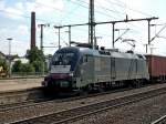 182 532 / ES 64 U2-032 der WLC mit Containerzug am 14.08.10 in Fulda