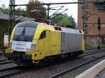 Der gelbe Dispo-Flitzer 182 595-9/ES U2-095 kam, stoppte und verschwand dann schnell Richtung Hafen. 26.9.10