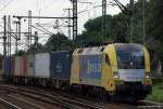 ES 64 U2-015/182 515-7 von BoxXpress fhrt am 13.8.10 mit einem Gz aus dem Gbf. Harburger durch den Harburger Bhf.