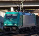 91 80 6185 607-9 D-RBSAF fhrt am 6.11.10 solo durch den Harburger Bhf. hindurch und strebt weiter gen Maschen.