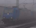 185 530-3 rollt am 27.11.10 durch den Bhf. Hamburg-Harburg und strebt weiter gen Maschen.