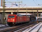 185 200-3 und 185 205-2 fahren am 4.12.10 gemeinsam durch den Bhf. Hamburg-Harburg.