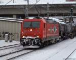 185 630-1 der HGK rollt am 30.12.10 durch den Harburger Bhf. durch.