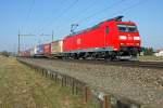 185 120-3 mit Containerzug am 12.02.11 zwischen Wohlen und Boswil-Bnzen 