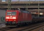 185 038-7 zog einen Stahlrollenzug durch HH-Harburg. 26.02.2011