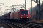 185 366-2 und 385-2 zogen einen der vielen Kohlependel mit 40 Falns Waggons durch Harburg. 26.2.11
