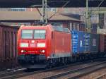185 013-0 zog frisch geputzt einen Containerzug durch HH-Harburg. 26.2.11