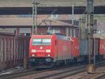 185 207-8 fuhr mit einem Containerzug durch Harburg. 26.2.11