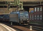 185 574-1 der CFL Cargo zog ne Menge schwerer Drahtrollen hinter sich her. 2.4.11