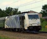 br-6185-traxx-f140-ac1-ac2/140454/potrait-der-185-661-6-von-lokomotion Potrait der 185 661-6 von Lokomotion aus Mnchen am 21.5.11 in Klecken. Gru an den TF !!!!
