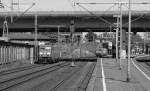 185 320-9 und eine BR 152 bei der gemeinsamen Durchfahrt im Harburger Bahnhof. 01.06.11