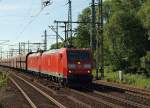185 057-7 und 045-2 rumpelten mit einem Kohlependel durch HH-Harburg. 03.06.11