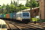 185 680-6 EVB/Railpool durchfhrt natrlich mit einem Containerzug HH-Harburg. 01.07.11
