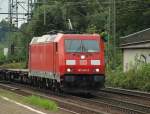 185 344-9 fuhr desfteren an uns vorbei wie in Harburg blich immer mit Containerzgen. 19.8.11
