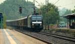 185 566-7 der CFL Cargo/MRCE fhrt hier mit einem Papierzug durch Schleswig. 04.09.11