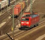 185 063-5 durchfhrt Maschen Rbf auf einem der Hauptgleise. 30.9.11