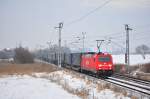 Unerwartet kam die 185 236 dem KLV-Zug 42155 nach Verona durch Sildemow gerollt.Geknipst am 29.01.2012.
