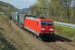 br-6185-traxx-f140-ac1-ac2/194282/db-185-314-mit-klv-von DB 185 314 mit KLV von Vilshofen kommend in Richtung Passau bei Hausbach (12.4.2012).