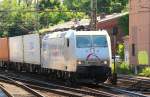 185 540-2 Kassel Huskies  mit Containerzug in HH-Harburg. 21.06.12