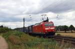 185 137-7 fhrt am 11.8.12 mit einem Gz bei Burgstemmen durch die Landschaft.