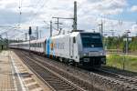 185 697-0  Jolina  Railpool GmbH für VTG Rail Logistics Deutschland GmbH mit dem Müller Touristik Sonderzug (MT 1854) von Köln Hbf nach Goslar & Halle, bei der Einfahrt in Braunschweig.