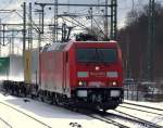 019. Mit kleinem  Schneebart  rollte die 185 257-3 mit ihrem Containerzug an uns vorbei. HH 6.3.10
