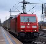 185 336-2 polterte am 01.04.10 mit einem Mischer nach Dnemark durch den Bhf. Schleswig.