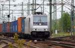185 672-3 von Railpool verliehen an die EVB kam mit nem bunten Containerzug angefahren. 6.5.10
