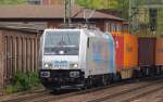 Schick sind sie geworden die Loks von Railpool/RurTalBahn ! Hier rollt 185 674-9 durch Harburg. 6.5.10