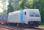 Schick sind sie ja die Railpool-Loks, hier fhrt 185 671-5 durch Harburg. 15.7.10