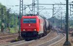 185 630-1 HGK 2065 fuhr mit einem ler durch Harburg. 15.7.10