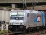 Vom Hafen kommend fhrt 185 680-6 von Railpool durch den Harburger Bhf. weiter gen Maschen.